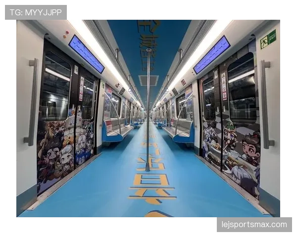 石宇奇机场一身行头，跟我早高峰挤地铁的样子差了两个次元